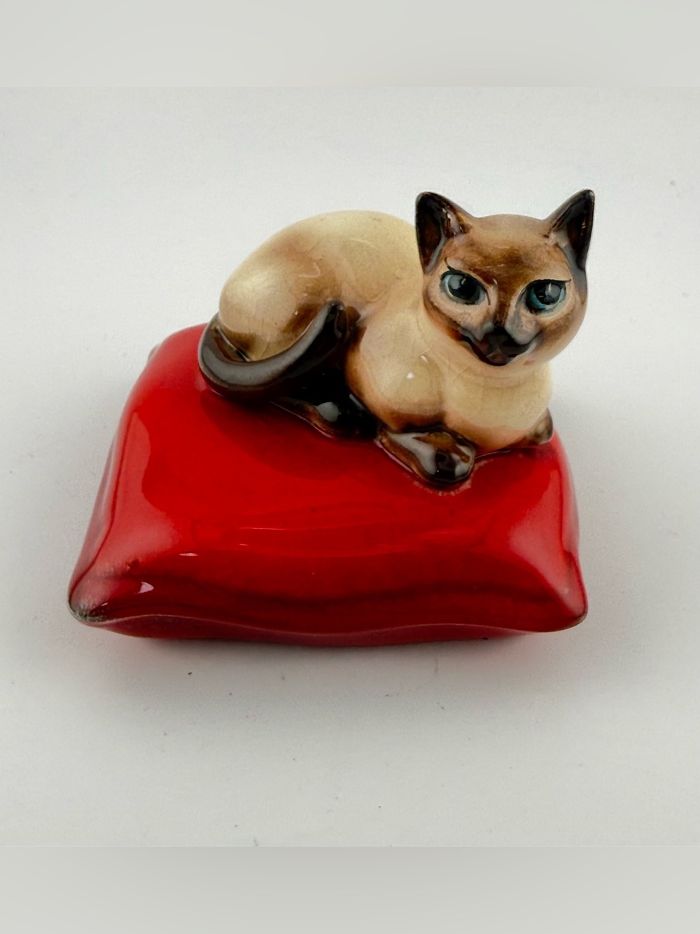 Brad Keeler California Pottery Siamese cat figurine